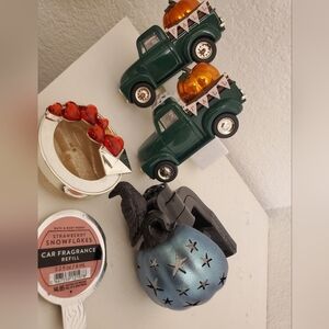 4 Bath & Body Works Products (3 Fall Wallflowers & 1 Car Freshener W/Refill)